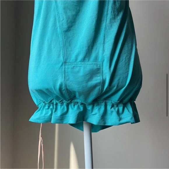 Lululemon I just wanna run tank- Blue Lagoon- size 12 - Picture 8 of 9